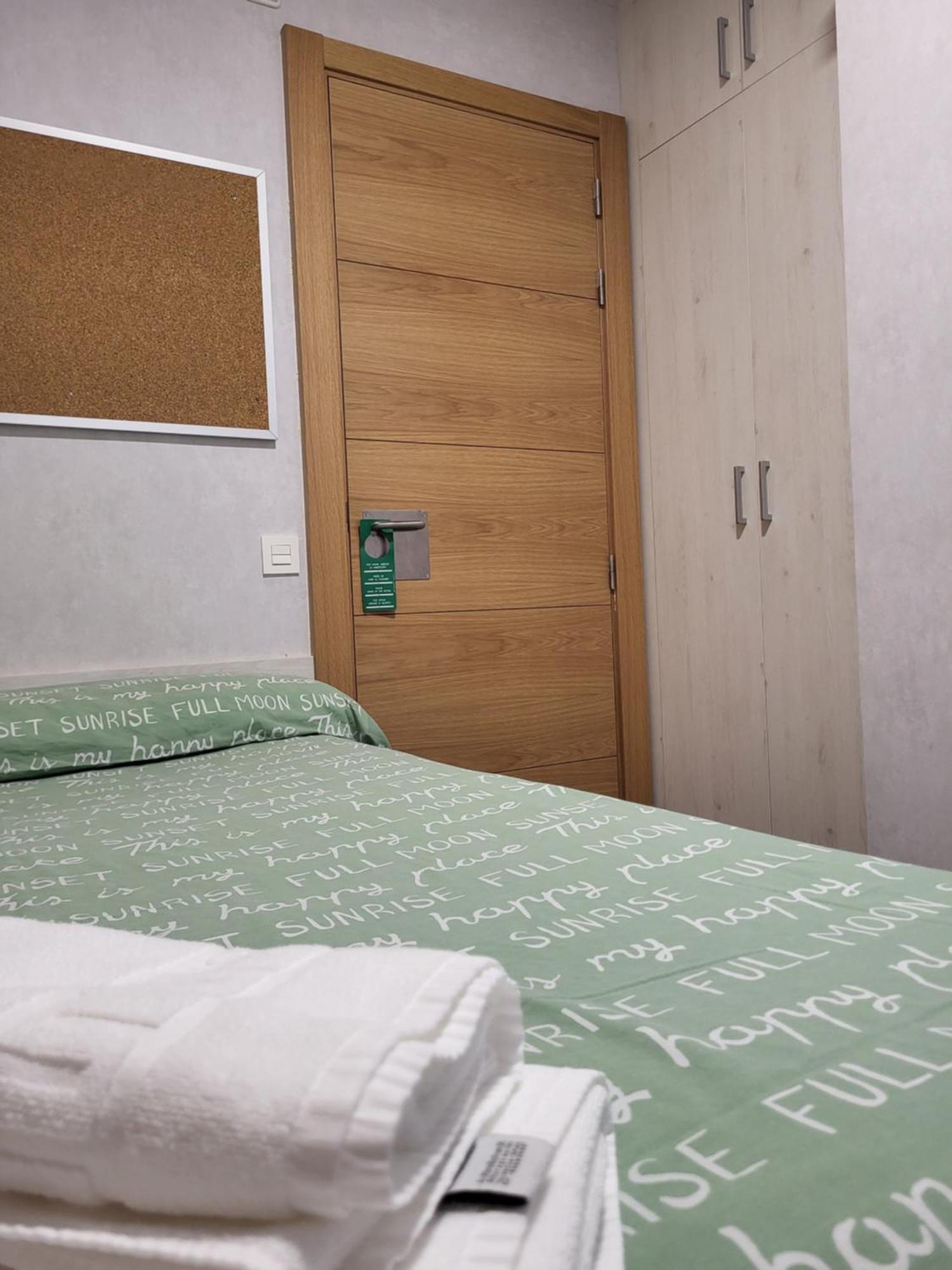 Albergue Residencia Larraona Pamplona Eksteriør billede